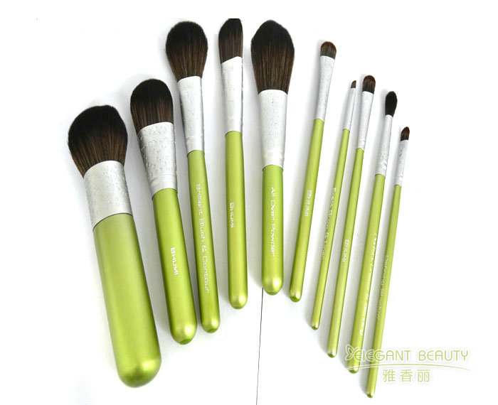 爱化妆的美眉为什么要选择一把好的蜜桃视频成人网