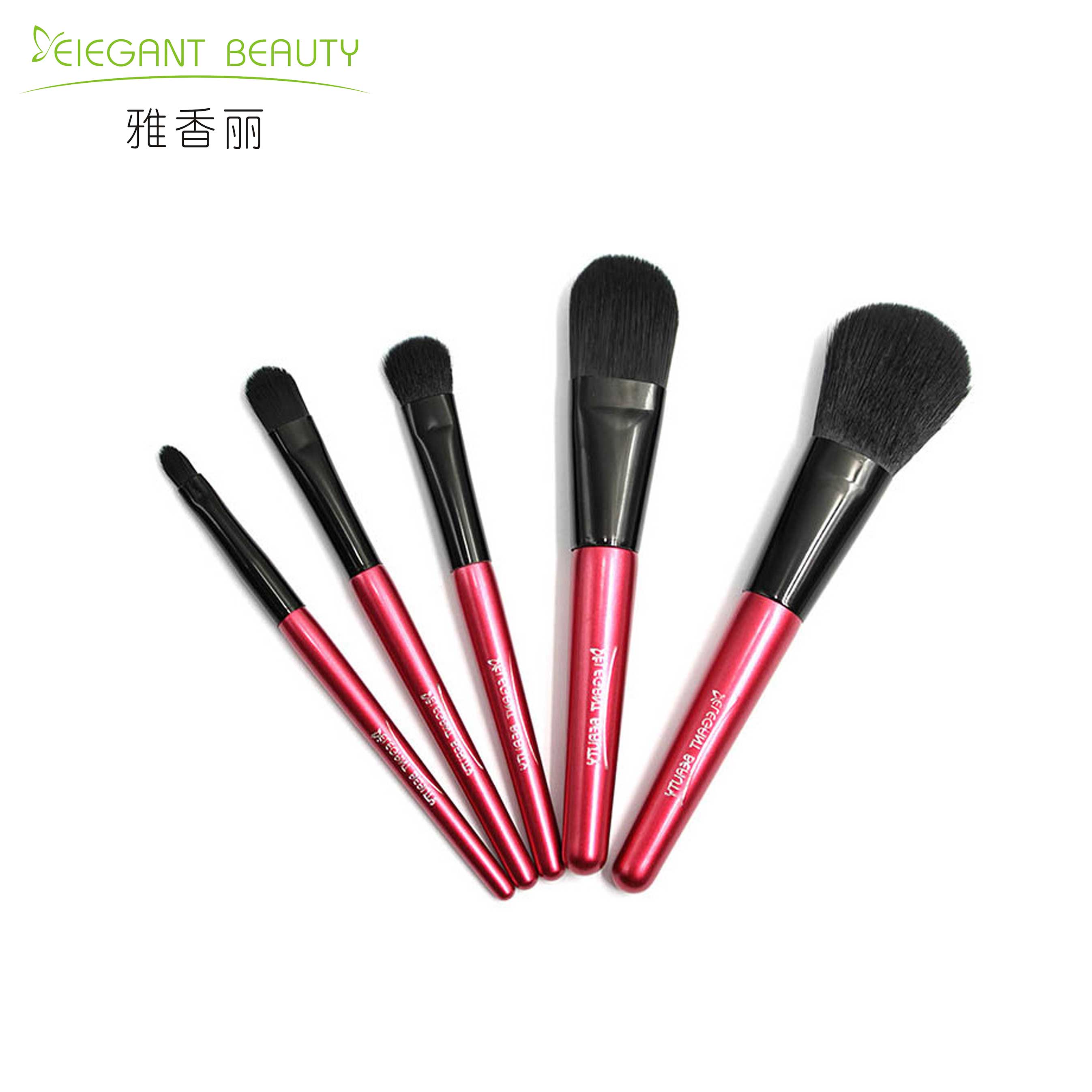 蜜桃视频成人网套装：从工厂到舞台，见证美妆的每一个瞬间